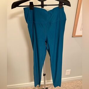 Sweaty Betty Blue Leggings Sleek and Vibrant